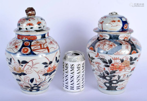 A PAIR OF 18TH CENTURY JAPANESE EDO PERIOD IMARI VASES