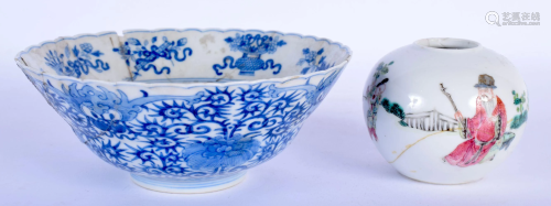 A 19TH CENTURY CHINESE FAMILLE ROSE PORCELAIN CENSER
