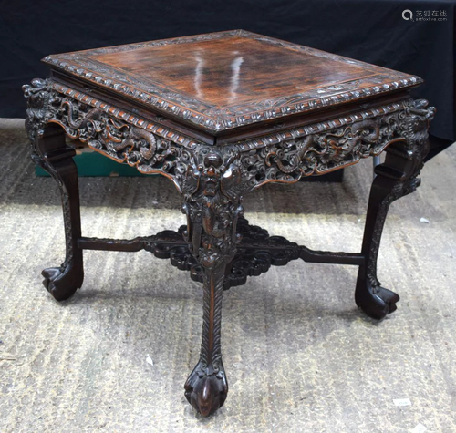 A FINE 19TH CENTURY CHINESE HONGMU HARDWOOD TA…