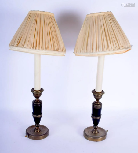 A PAIR OF 19TH CENTURY FRENCH EMPIRE STYLE BRASS
