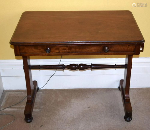 A VICTORIAN SINGLE DRAWER MAHOGANY TABLE. 85 cm x 73