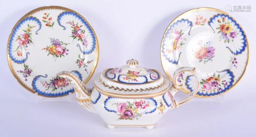 AN EARLY 19TH CENTURY DERBY PORCELAIN TEAPOT AND CO…