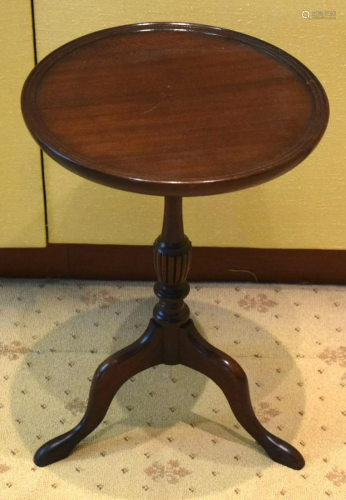 A GEORGE III STYLE TABLE . 50 cm x 31 cm.