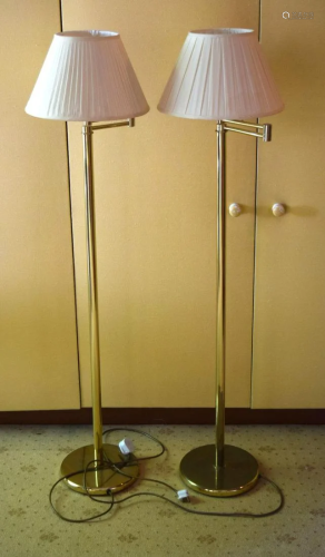 A PAIR OF ART DECO STYLE BRASS SWIVEL TOP LAMPS. 144 cm