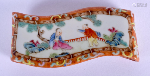 A RARE 19TH CENTURY CHINESE PORCELAIN FAMILLE ROSE