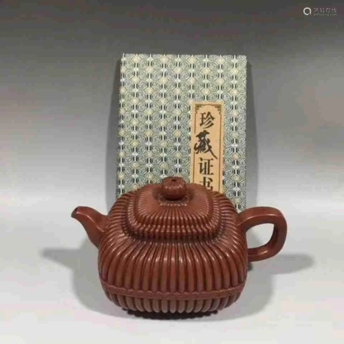 Chinese Yixing teapot with mark Gu Jinzhou