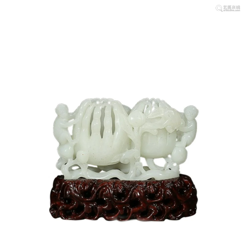 HETIAN JADE 'MONKEY AND FINGERED CITRON' GROUP