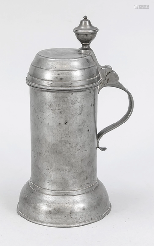 Pewter jug with lid mount, on