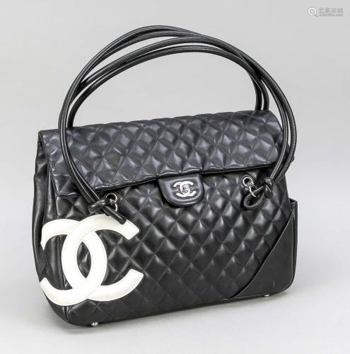 Chanel, Quilted Black and Whit