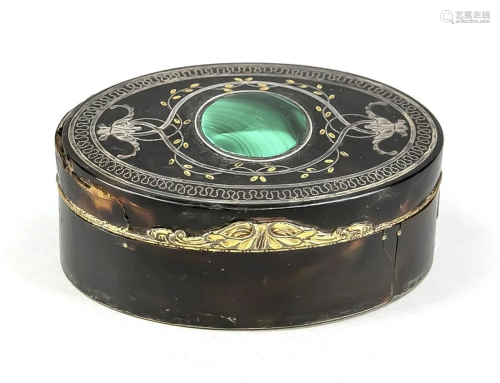 Baroque oval lidded box, 18th