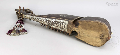 Oriental lute instrument, prob