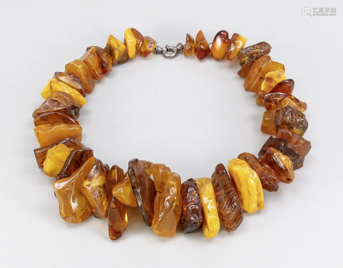 Large amber necklace with 41 l