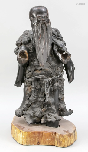 Large carving of root wood,