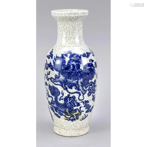 Crackle-glazed vase, China,