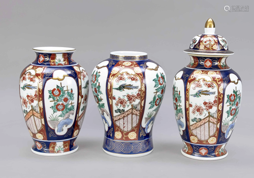 3 Imari vases, Japan, 20th c