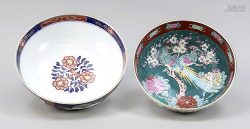 2 Imari bowls, Japan, 20th c