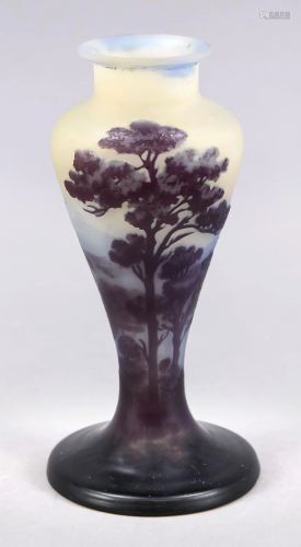 Vase, France, beginning of the 20th