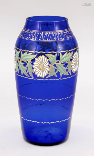 Art Nouveau vase, c. 1900, round sta