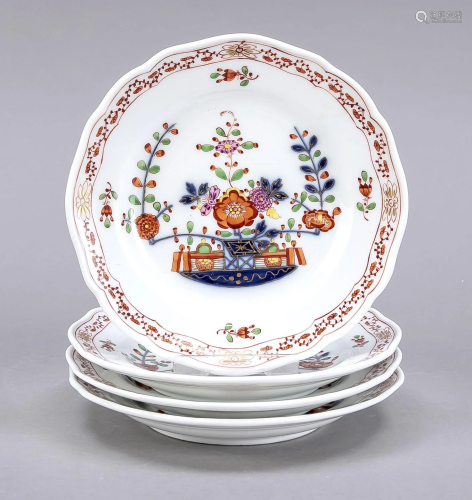 Four small plates, Meissen, mark 185