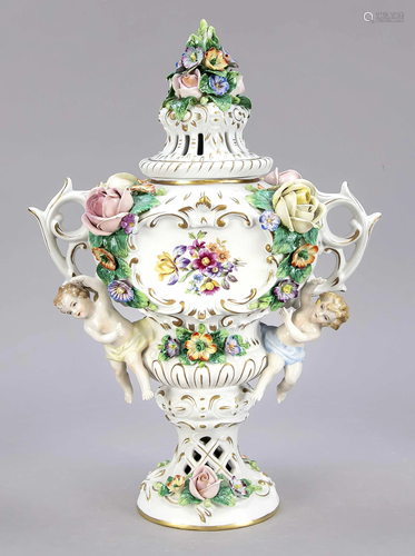 Vase with a decorative lid, Sitzendo