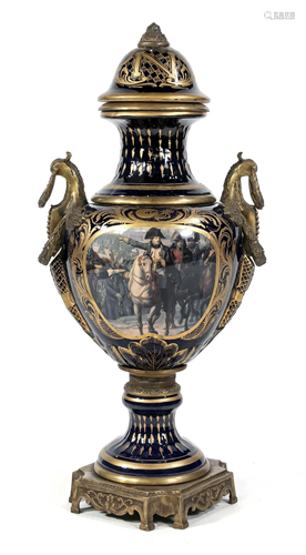 Splendorous lidded vase, in the styl