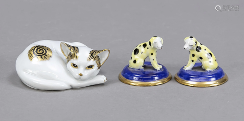 Three animal figures, lying cat, Met