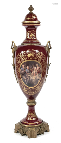 Splendid lidded vase, in the style o