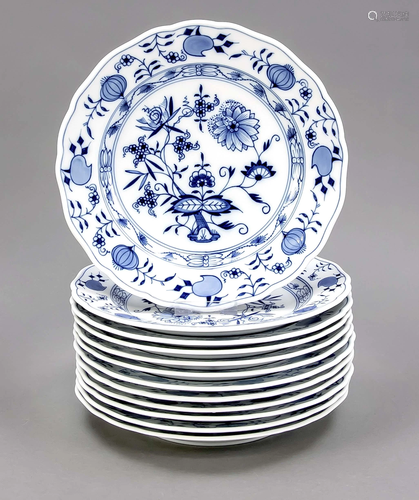 Twelve dinner plates, Meissen, 1970-