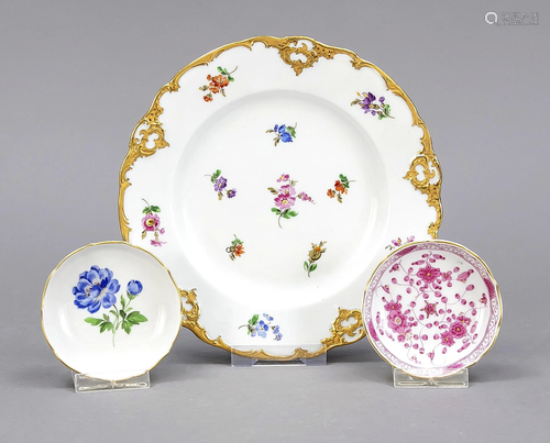 Three small plates, Meissen, 1 cake