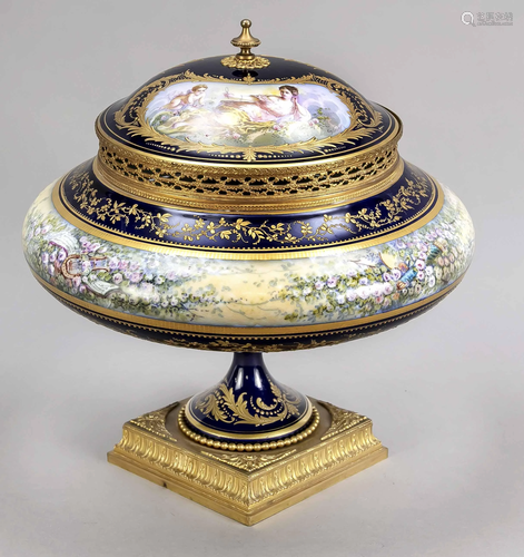 SÃ¨vres style centerpiece, 20th c., f