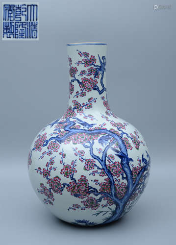 Qianlong Enamel Bird-And-Flower Globular Vase