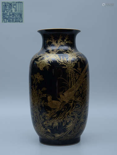 Qianlong Black-Ground Gilt Bird-And-Flower Vase