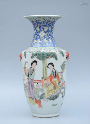 Famille Rose Lingzhi-Shaped Handles Vase