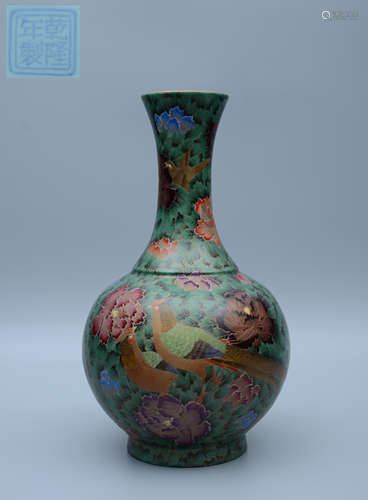 Qianlong Enamel Bird-And-Flower Globular Vase