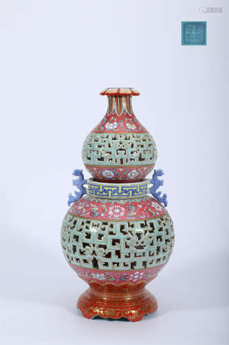 Red-Glazed Pierced Double-Gourd Vase with Two Handles