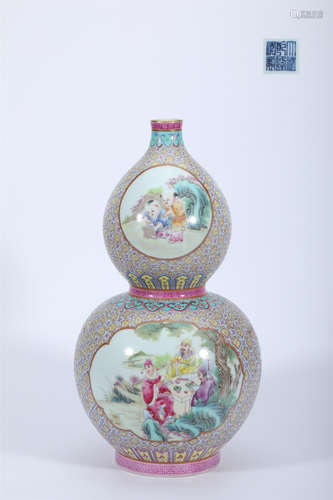 Famille Rose Figure Double-Gourd Vase