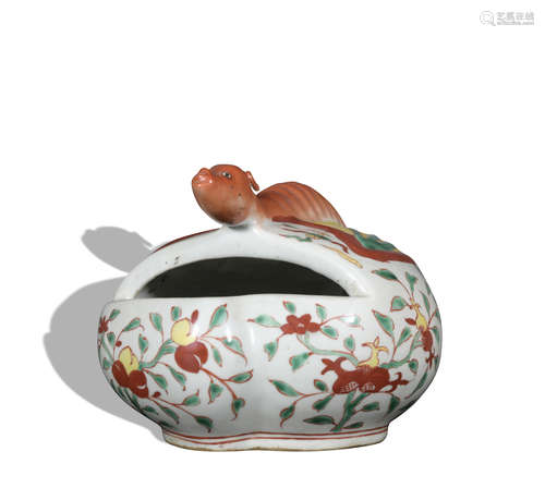 A Wu cai 'floral' washer