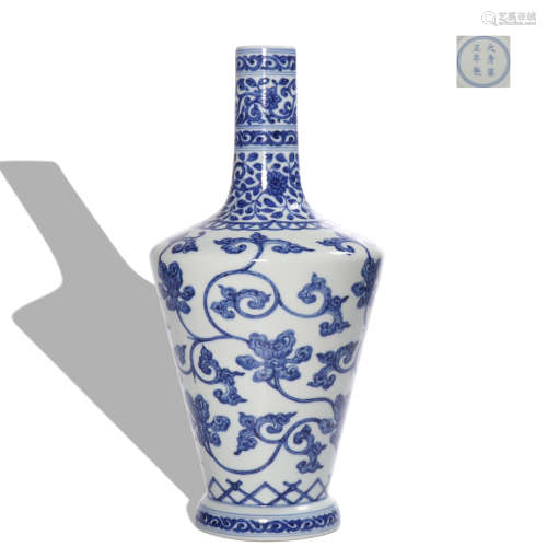 A blue and white 'floral' vase