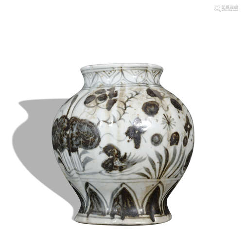 A Grisaille-painted jar