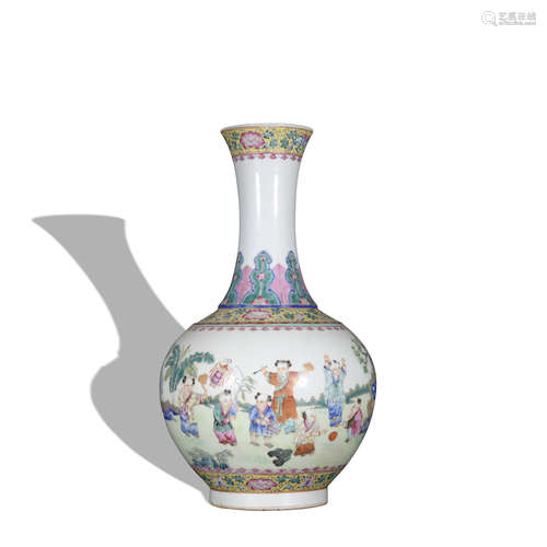 A Wu cai 'figure' vase