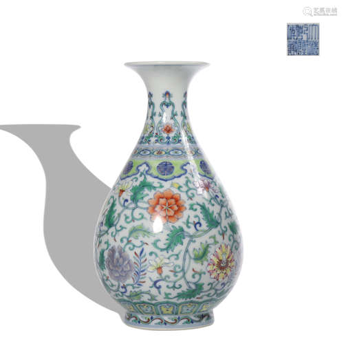 A Wu cai 'floral' pear-shaped vase