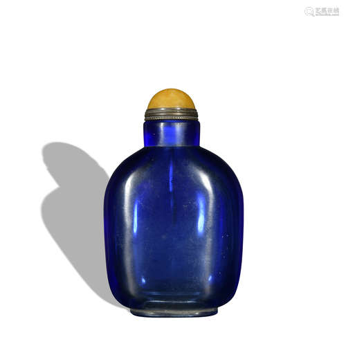 A glassware snuff bottle