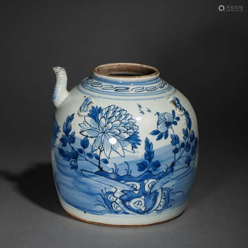 CHINESE QING DYNASTY BLUE AND WHITE EWER