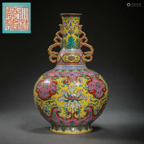 ENAMELLED GOURD VASE WITH TWO EARS, QIANLONG PERIOD, QING DY...