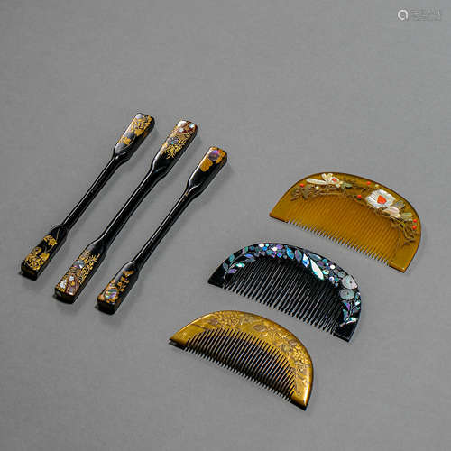 A GROUP OF CHINESE QING DYNASTY COMBS