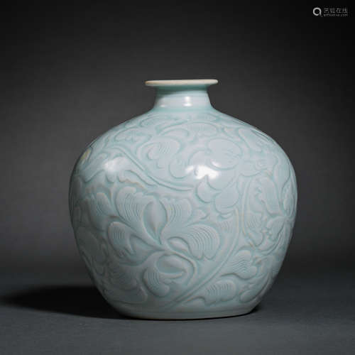 HUTIAN WARE GREEN GLAZE VASE, SOUTHERN SONG DYNASTY, CHINA,