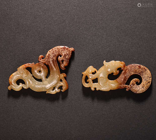 A PAIR OF CHINESE HETIAN JADE DRAGONS, ZHANHAN PERIOD