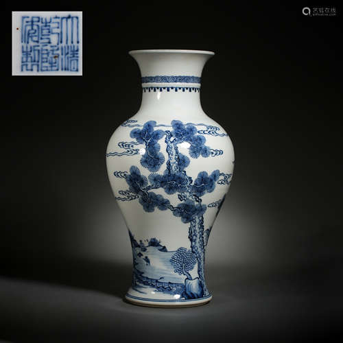 LARGE BLUE AND WHITE BOTTLE, QIANLONG PERIOD, QING DYNASTY