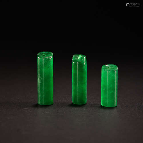 A GROUP OF JADE PENDANTS, QING DYNASTY, CHINA