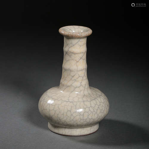 GUAN WARE LONG-NECKED FLASK, SONG DYNASTY, CHINA